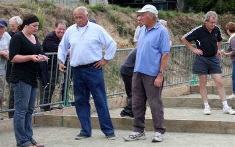 Usg Football Quatorze Doublettes Au Concours De Boules Le T L Gramme