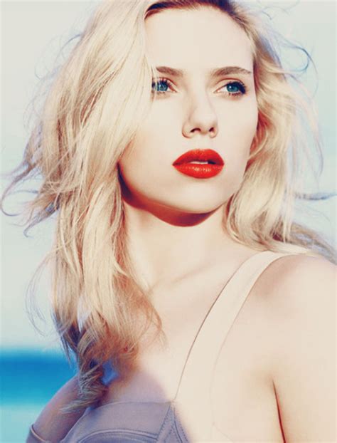 Scarlett Johansson Sexy Pics Images Scarlett Johansson Hot Pics Photos