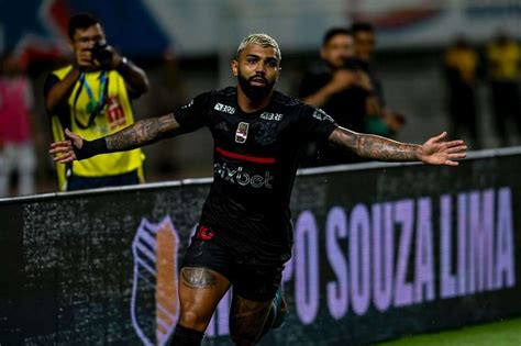 Gabigol se declara à torcida do Flamengo Inexplicável o amor