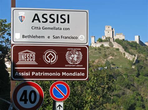 Maps of Assisi Italy and Region