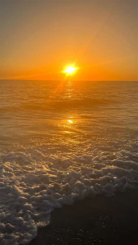 Beach Sunset Aesthetic Beach Sunset Wallpaper Calming Sunset And Beach Waves In 2022 Sunset