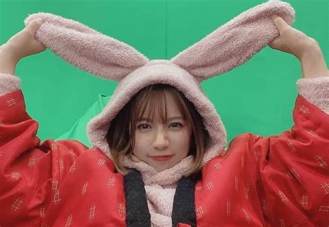 三田寺理紗さんのインスタグラム写真 三田寺理紗instagram「あけましておめでとうございます🐰🥕 今年もインスタはマイペースに隠れ