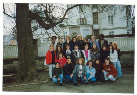 Photo de classe BEP sanitaire et social de 1990 Lycée Professionnel Gay lussac Copains d avant