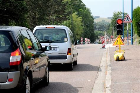 Circulation Des Travaux Sur La Route Entre Nevers Et Varennes