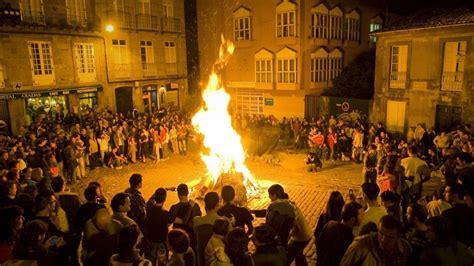 As Ser La Noche De San Juan En Santiago Cacharelas Sardi Adas