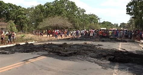 G1 Protesto de moradores interdita a BR 402 em Bacabeira no Maranhão