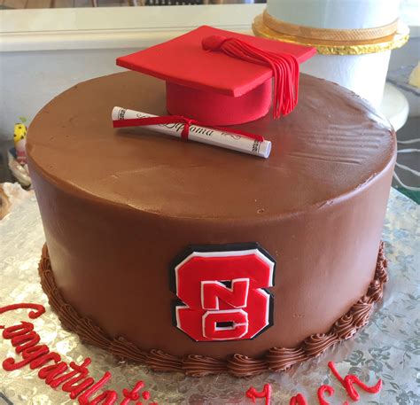 Nc State Graduation Cake Cake 015 Graduation Cakes Grooms Cake