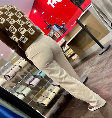Nice Dutch Ass In Store Spandex Leggings Yoga Pants Forum
