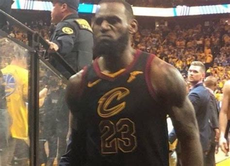 Report Espn Insider Says Lebron Played With Broken Right Hand After Game 1 Loss Cavaliers Nation