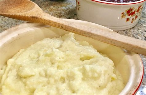 Keto Cauliflower “Mashed Potatoes”