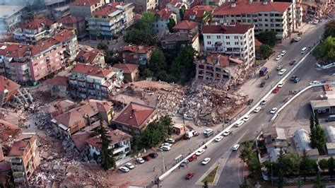 A Ustos Depreminin Zerinden Y L Ge Ti A Ustos Marmara