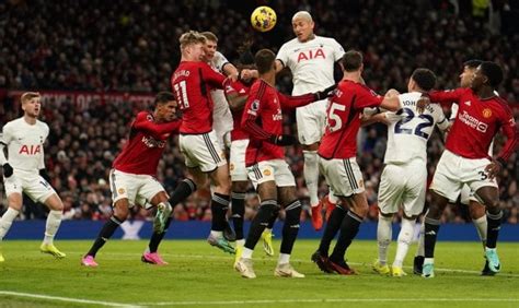 PL Manchester United accroché par Tottenham