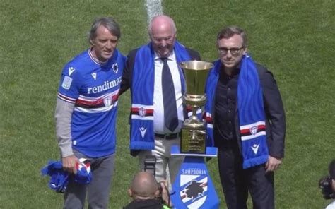 Eriksson Honoured By Legendary Sampdoria Stars Of