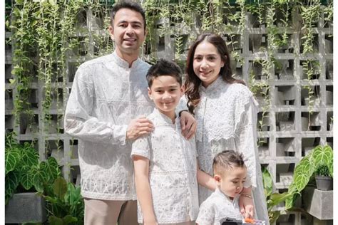 Di Tengah Hingar Bingar Lebaran Raffi Ahmad Tetap Setia Dengan