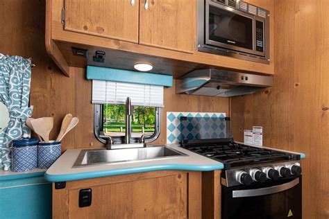 RV Review: Steppin' back in the Gulf Stream Vintage Cruiser 19TWD—old style, new tech - RV Travel