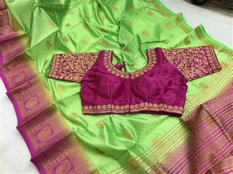 Green Saree हरे रंग की साड़ी के साथ में बेस्ट लगेंगे ब्लाउज के ये