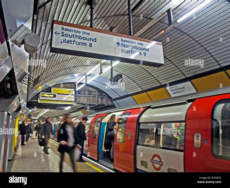 Baker Street Tube Platform Hi Res Stock Photography And Images Alamy