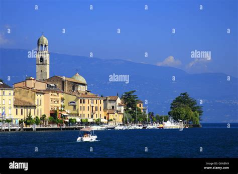 Salo Salo Fotografías E Imágenes De Alta Resolución Alamy