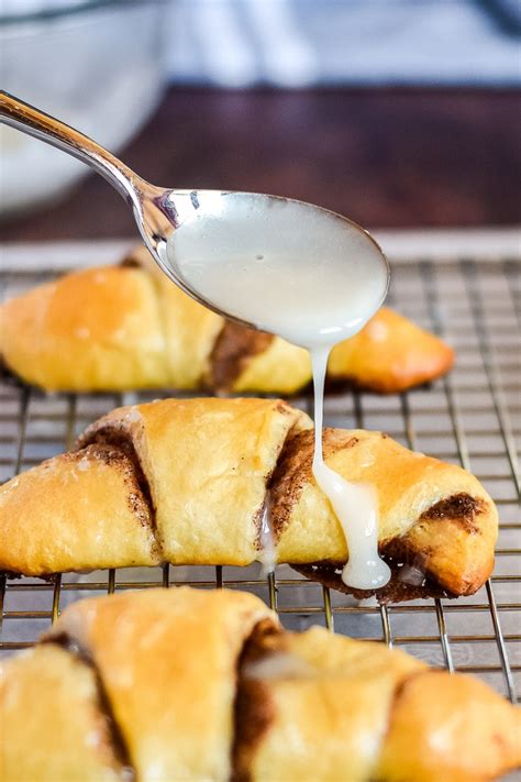 Cinnamon Crescent Rolls Julies Eats And Treats