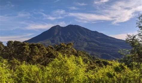 Keunikan Serta Keindahan Gunung Lawu Busurnusa