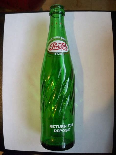 Rare 1970s Emerald Green Pepsi 10 Oz Returnable Glass Bottle Swirl