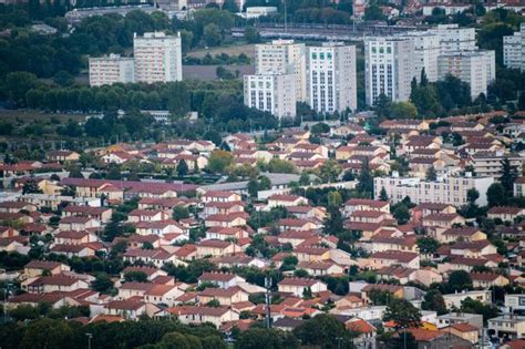 Les Maisons Michelin Du Quartier De La Plaine Clermont Ferrand