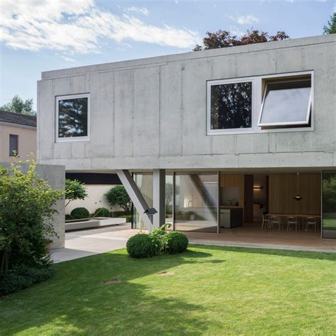 Ten Homes With Dramatic Cantilevers