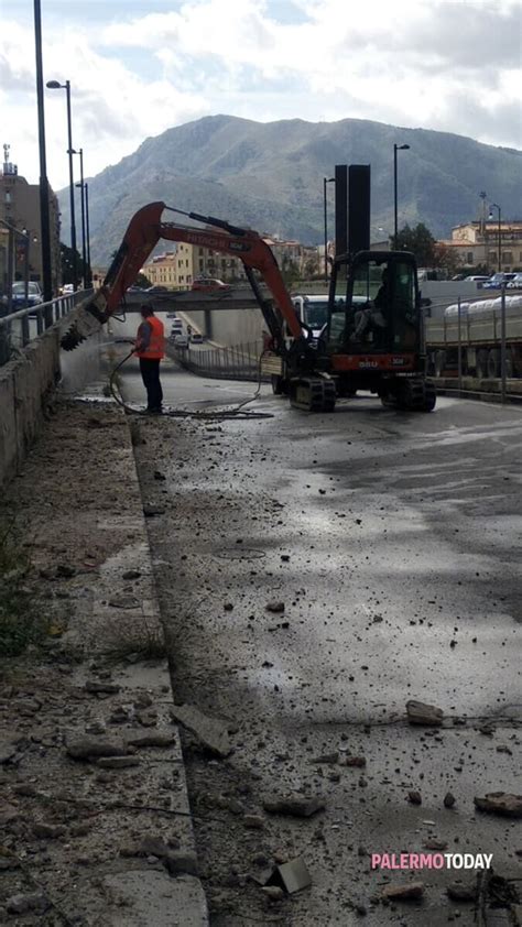 Sottopasso Di Via Crispi Al Lavoro Solo Due Operai E Intanto La