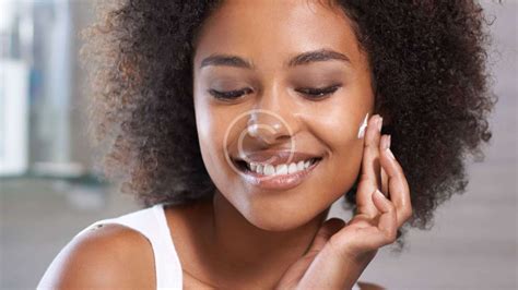 6 Steps To Washing Your Face The Right Way {{premier Procedural