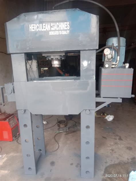 Mild Steel H Frame Hydraulic Press Capacity 50 Kg Per Hour In Rajkot