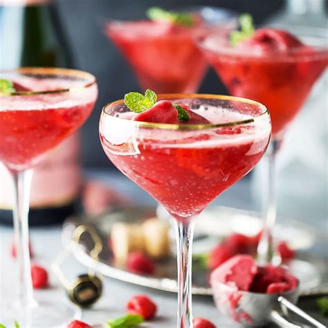 7 Champagne Cocktail Recipes to End the Year Right