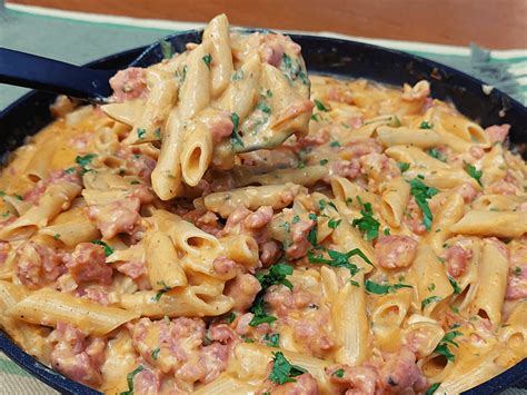 Macarrão de panela de pressão calabresa maravilhoso por ser prático