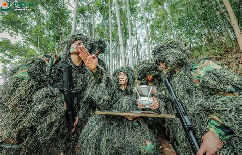 武警特战队员山岳丛林地带反恐演练现场堪比大片 凤凰网