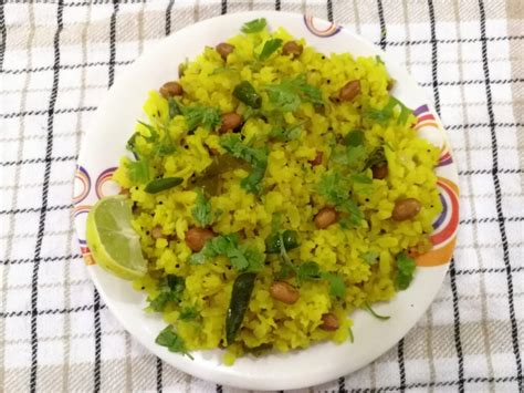 Poha Recipe | How To Make Poha - FoodiesParadize