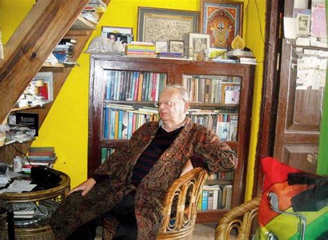 Tell stories to Ruskin Bond