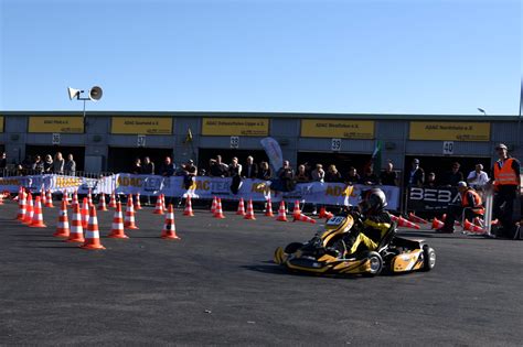 Jugend Kartslalom Motorsport Im Adac Nordrhein