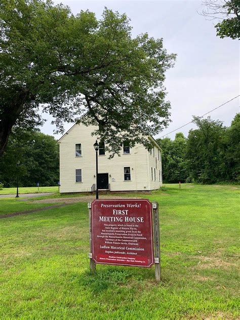 First Meetinghouse Ludlow Massachusetts Built 1770s Paul Chandler