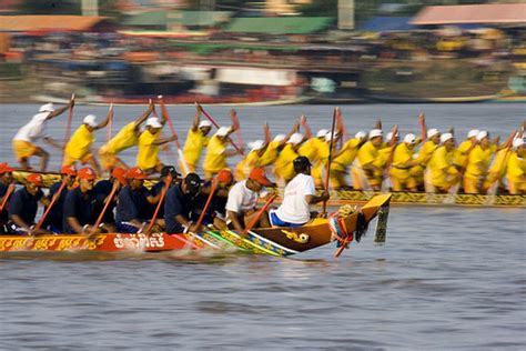 Mov YouHonG: Water Festival In Cambodia