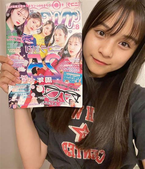 有坂小花さんのインスタグラム写真 有坂小花instagram「ニコラ8月号発売です！ 記念すべき創刊25周年の表紙はy2kでかっこいい