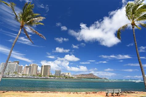 Honolulu Weddings: Stunning Scene at Magic Island