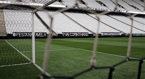 CORINTHIANS X CORITIBA Confira as escalações para o jogo de hoje 20