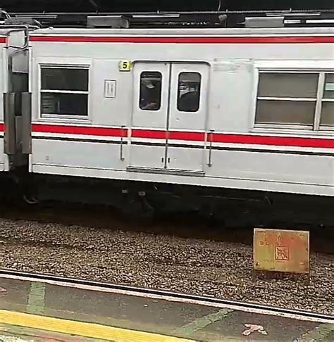 Krl Commuter Eks Jr East Joban Line Mato Berangkat