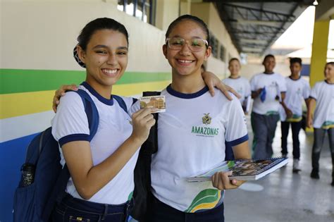 Passe Livre Estudantil Programa Garante Gratuidade A 170 Mil Alunos