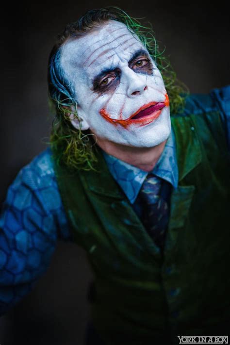 This Heath Ledger Joker Cosplay Is Insanely Unsettling Geektyrant