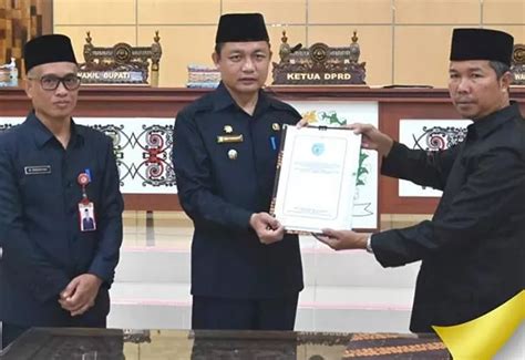 Pemkab Lamandau Terima Dokumen Catatan Strategis DPRD Radar Sampit