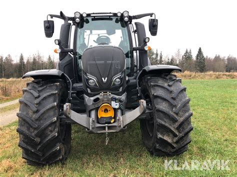 Traktor Valtra N154e