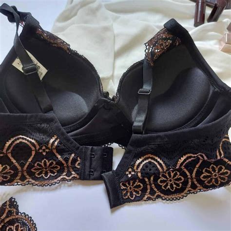 CONJUNTO LINGERIE REFORÇADO BASE CRUZADA EM RENDA BICOLOR E