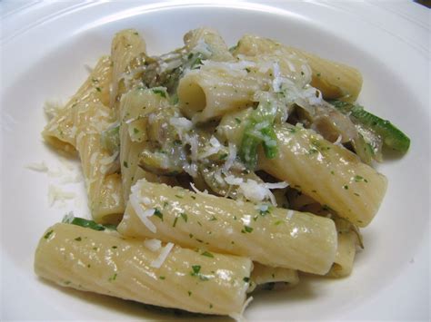 Tortiglioni Con Zucchine E Carciofi Ricetta Petitchef