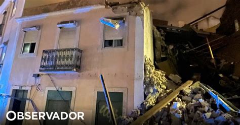 Derrocada de prédio em Lisboa fez dois feridos ligeiros Observador