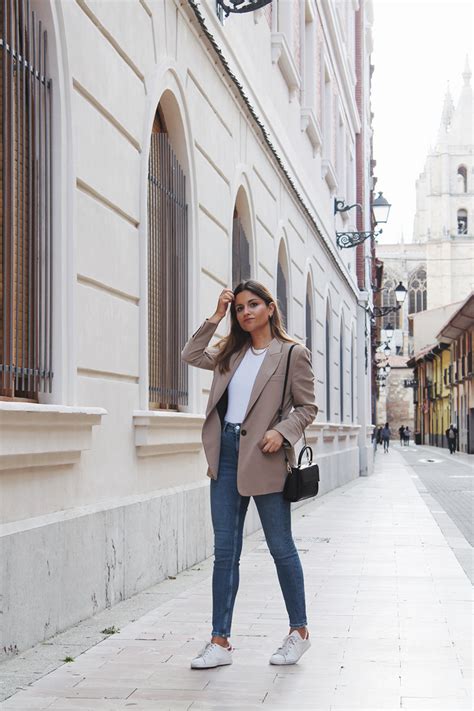 Actualizar 47 Imagen Outfit Con Blazer Beige Y Tenis Abzlocal Mx